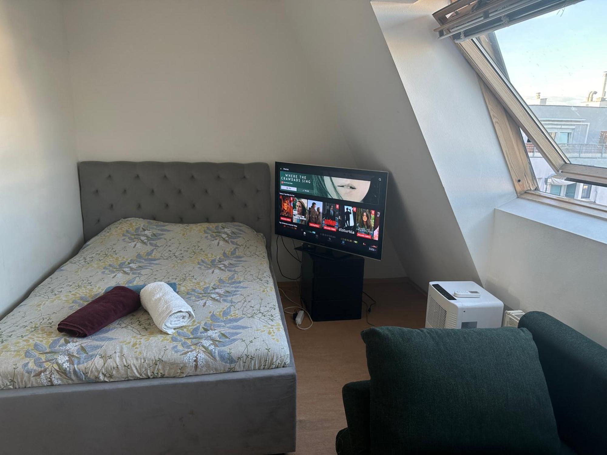 Cozy Bright Penthouse Close To U1 And U6 Metros Vienna Exterior photo