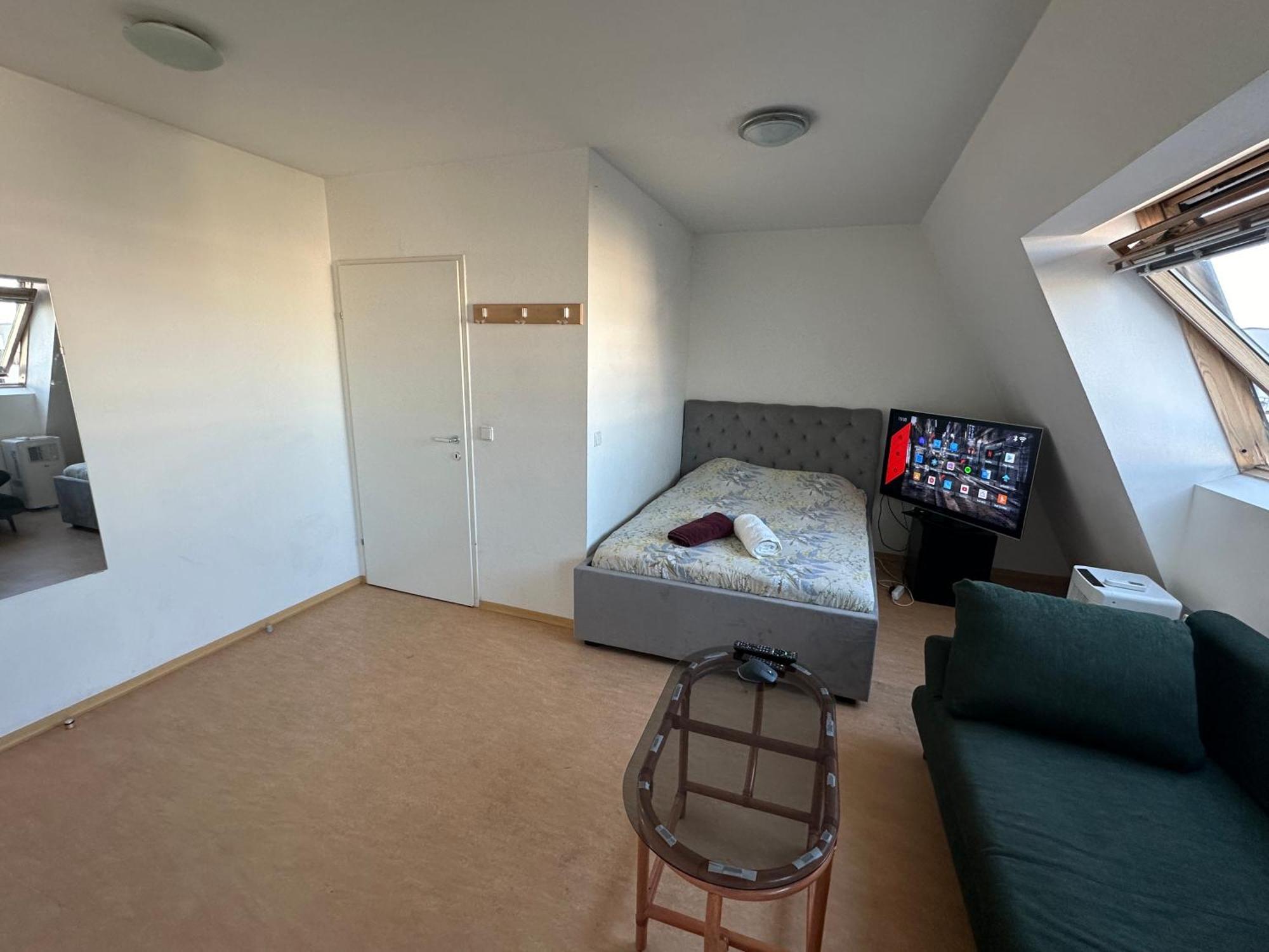 Cozy Bright Penthouse Close To U1 And U6 Metros Vienna Exterior photo