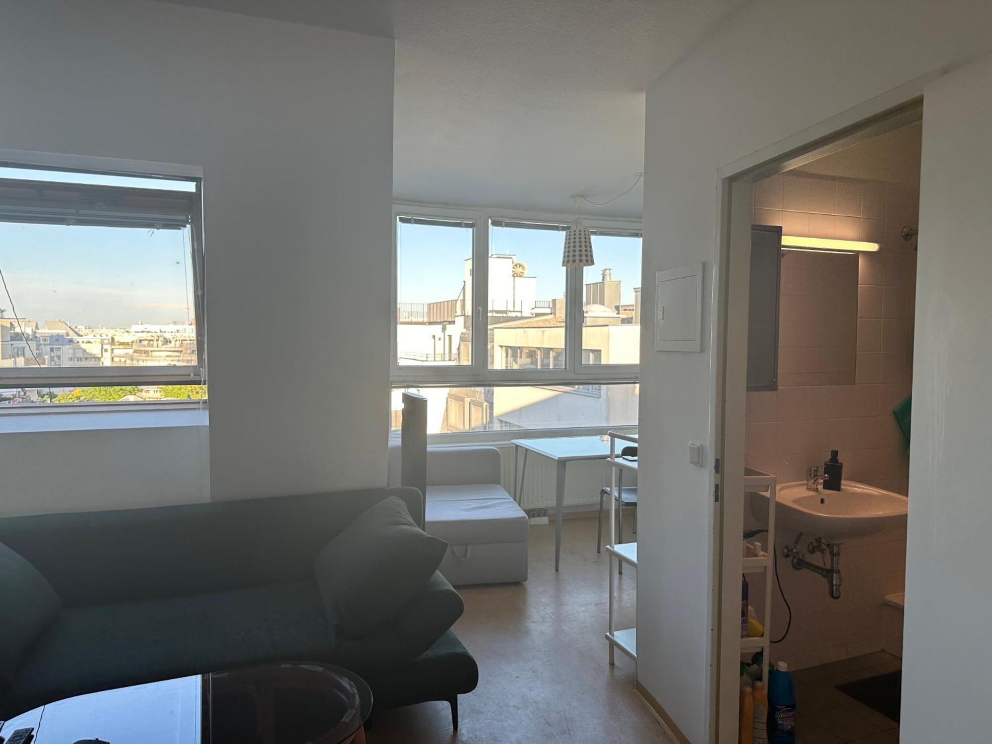 Cozy Bright Penthouse Close To U1 And U6 Metros Vienna Exterior photo