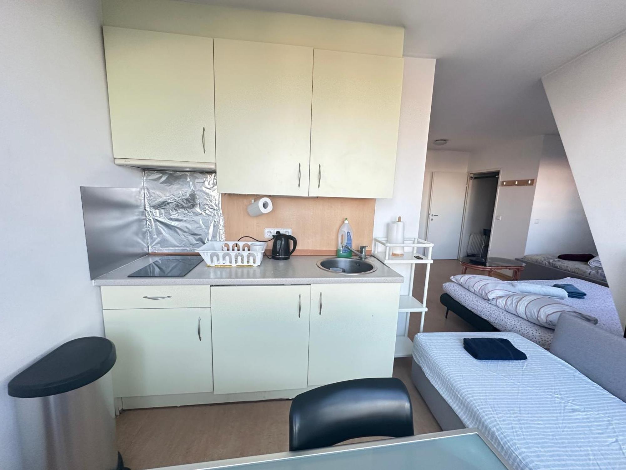 Cozy Bright Penthouse Close To U1 And U6 Metros Vienna Exterior photo